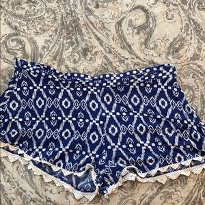 Blue patterned flowy shorts